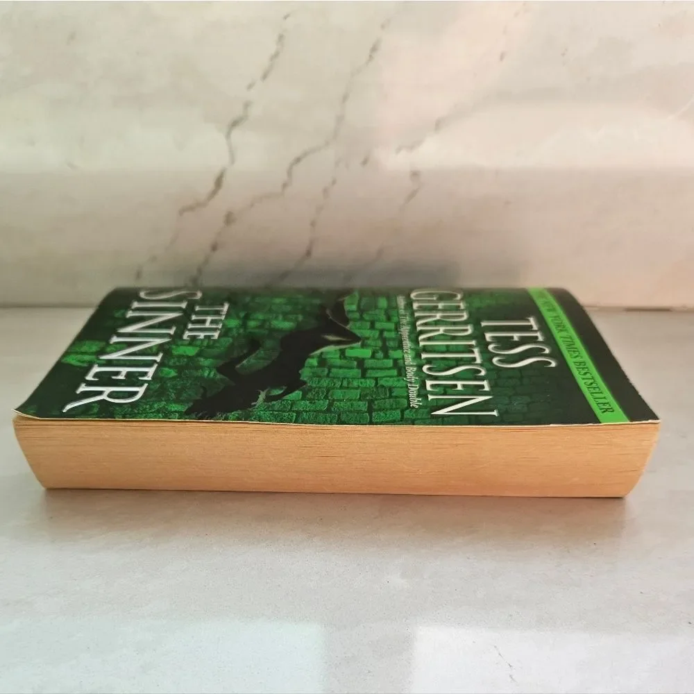 The Sinner by Tess Gerritsen Book